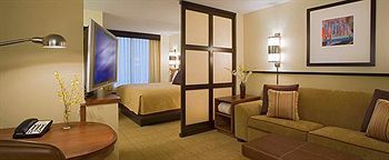 Hyatt Place Atlanta Airport South 3*